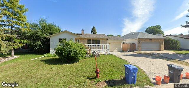 Photo of 401 Bonner Avenue in Winnipeg, Manitoba