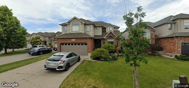 Larawan ng 32 Baden Court sa Winnipeg, Manitoba