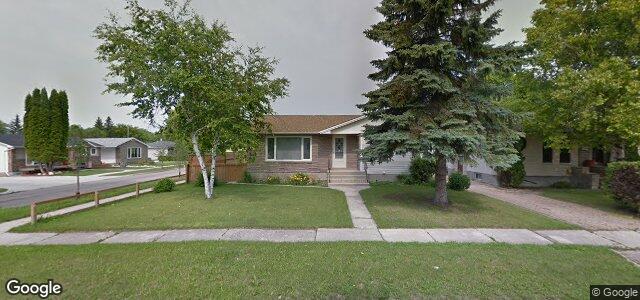 Larawan ng 100 Eade Crescent sa Winnipeg, Manitoba