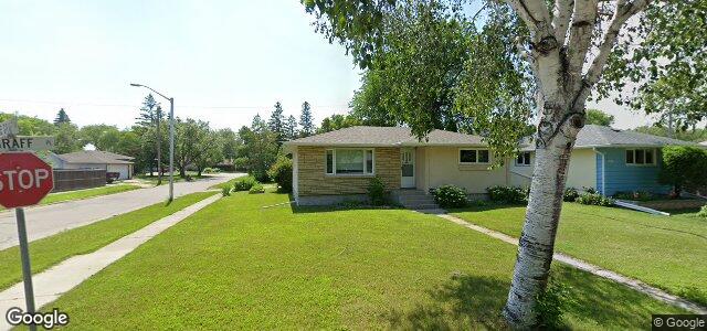 Photo of 102 De Graff Bay in Winnipeg, Manitoba