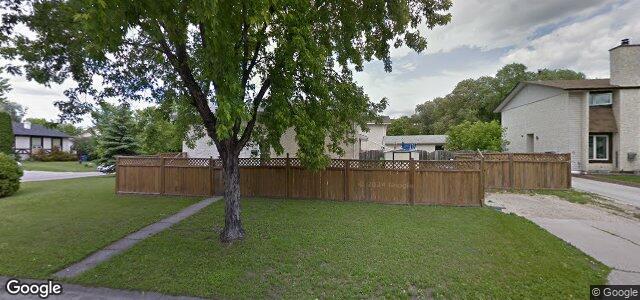 Photo of 107 Bret Bay in Winnipeg, Manitoba