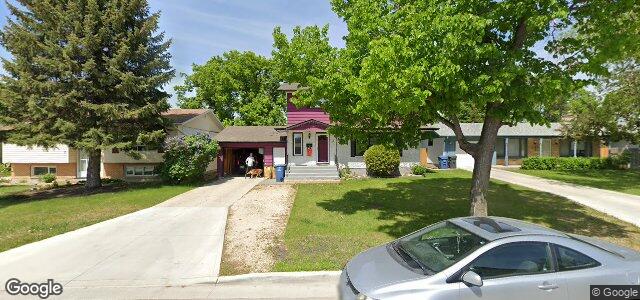 Photo of 11 Pinecrest Bay in Winnipeg, Manitoba