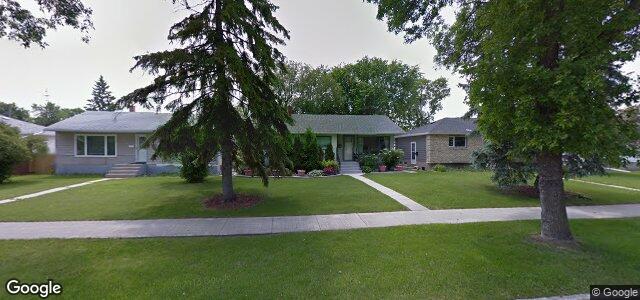Photo of 440 Helmsdale Avenue in Winnipeg, Manitoba