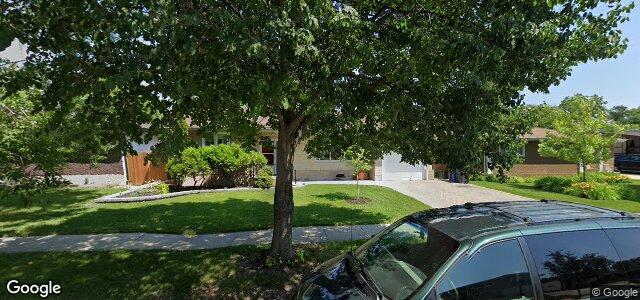 Photo of 635 Roberta Avenue in Winnipeg, Manitoba