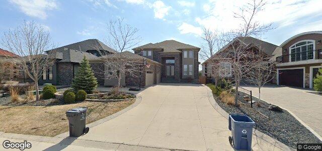 Photo of 102 Eastoak Drive in Winnipeg, Manitoba