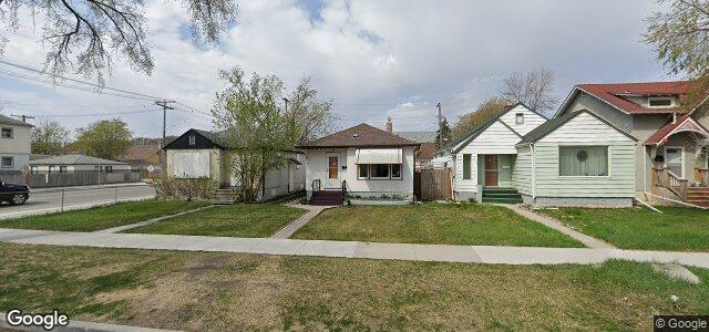 Photo of 916 Sherburn Street in Winnipeg, Manitoba