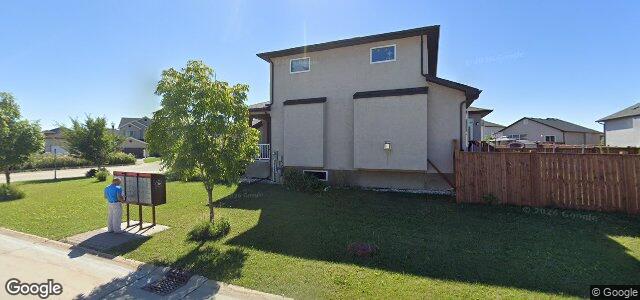 Photo of 2 Wild Rose Court in Winnipeg, Manitoba