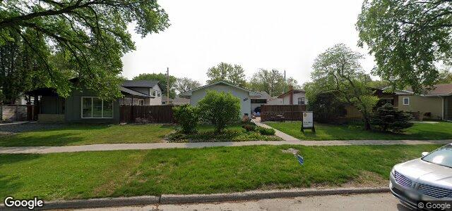 Photo of 802 Brock Street in Winnipeg, Manitoba