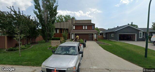 Photo of 102 Hopwood Drive in Winnipeg, Manitoba