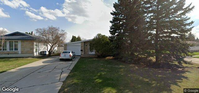 Photo of 111 Shoreview Bay in Winnipeg, Manitoba