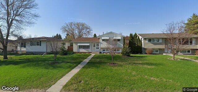 Photo of 194 Edgemont Drive in Winnipeg, Manitoba