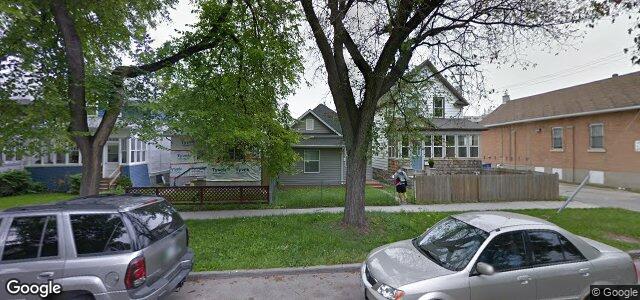 Larawan ng 544 Home Street sa Winnipeg, Manitoba