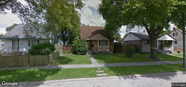 Photo of 711 Harbison Avenue E in Winnipeg, Manitoba