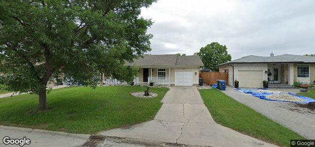 Photo of 15 Sardelle Crescent in Winnipeg, Manitoba