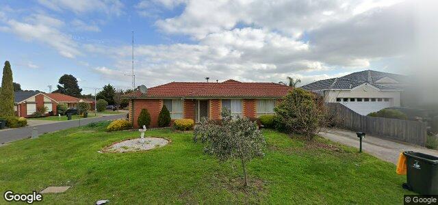 Photo of 19 Saratoga Crescent in Winnipeg, Manitoba