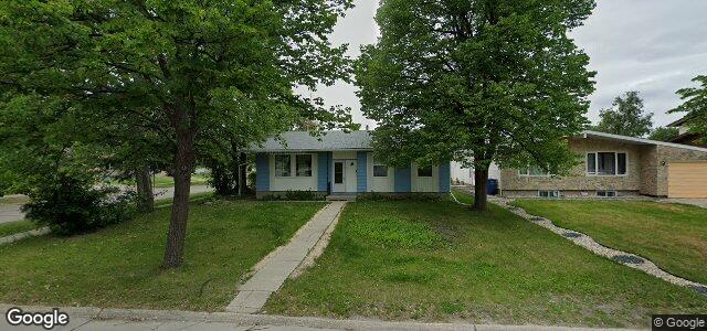 Photo of 2 Massena Crescent in Winnipeg, Manitoba
