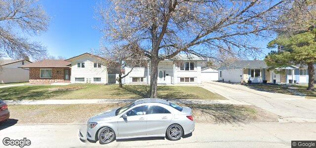 Photo of 247 Mapleglen Drive in Winnipeg, Manitoba