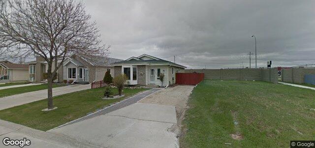 Photo of 122 Barnham Crescent in Winnipeg, Manitoba