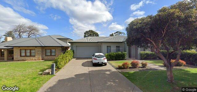 Larawan ng 14 Hunt Avenue sa Winnipeg, Manitoba