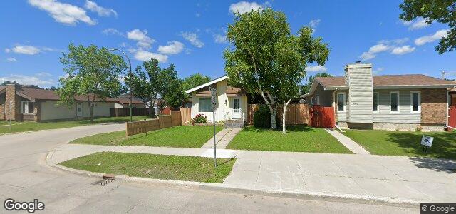 Larawan ng 1979 Burrows Avenue sa Winnipeg, Manitoba