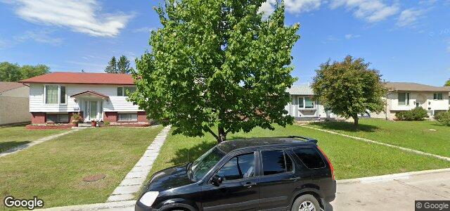 Photo of 42 Sumter Crescent in Winnipeg, Manitoba