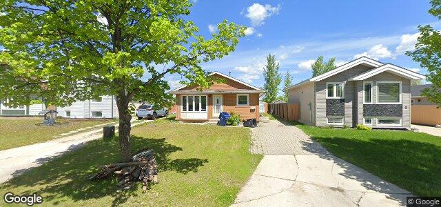 Larawan ng 9 Timmins Avenue sa Winnipeg, Manitoba