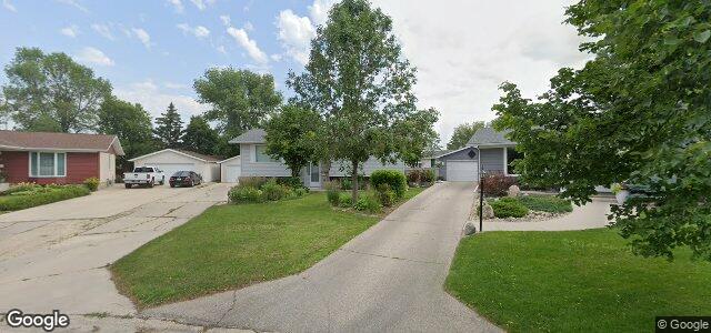Photo of 115 Reay Crescent in Winnipeg, Manitoba