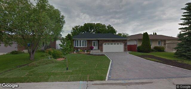 Larawan ng 54 Jeffrey Crescent sa Winnipeg, Manitoba