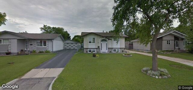 Photo of 960 Kimberly Avenue in Winnipeg, Manitoba