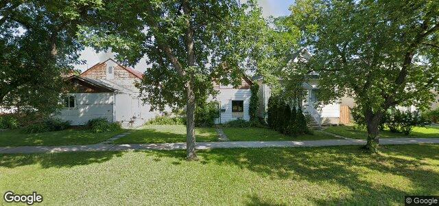Photo of 115 Ravelston Avenue W in Winnipeg, Manitoba