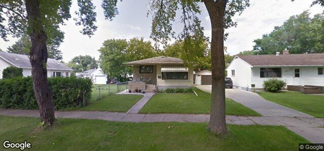 Photo of 415 Harvard Avenue W in Winnipeg, Manitoba