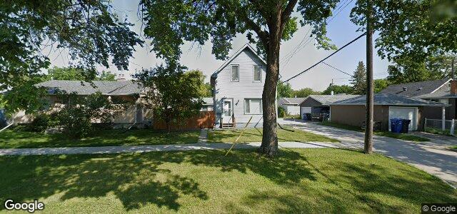 Photo of 507 Ravelston Avenue W in Winnipeg, Manitoba