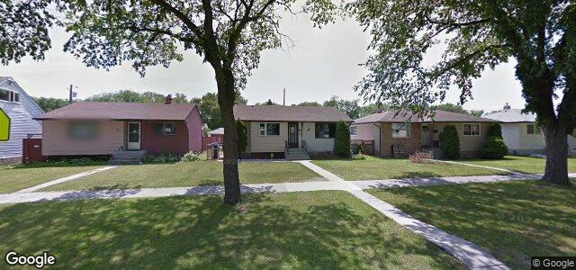 Photo of 516 Ravelston Avenue W in Winnipeg, Manitoba