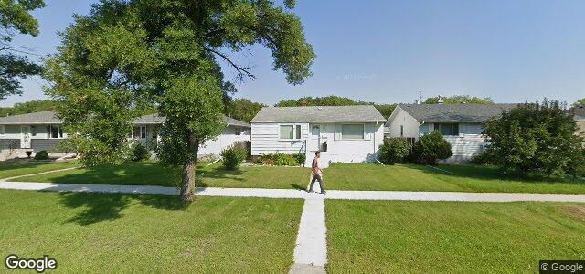 Larawan ng 713 Ravelston Avenue W sa Winnipeg, Manitoba