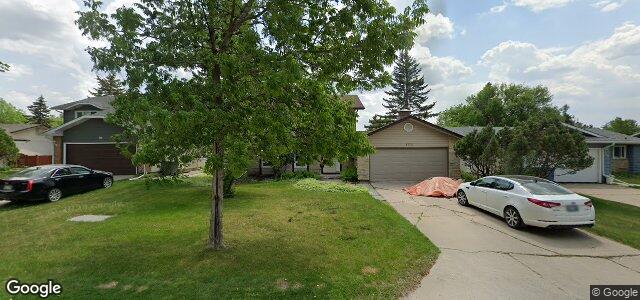 Photo of 102 Lake Lindero Road in Winnipeg, Manitoba