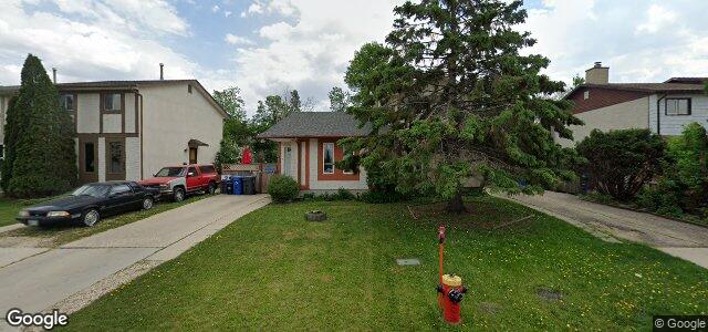 Photo of 215 Lake Village Road in Winnipeg, Manitoba