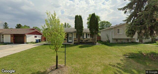 Photo of 6 Lake Island Crescent in Winnipeg, Manitoba