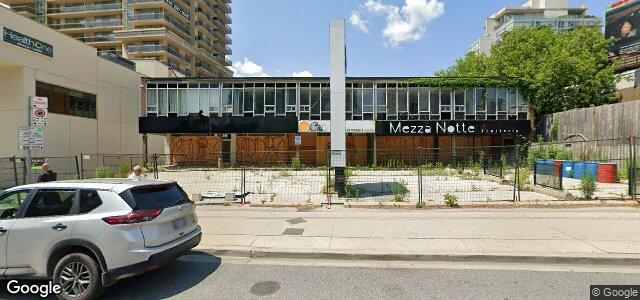 222 Young Street ਦੀ ਫੋਟੋ, ਵਿਨੀਪਿਗ, ਮੈਨੀਟੋਬਾ