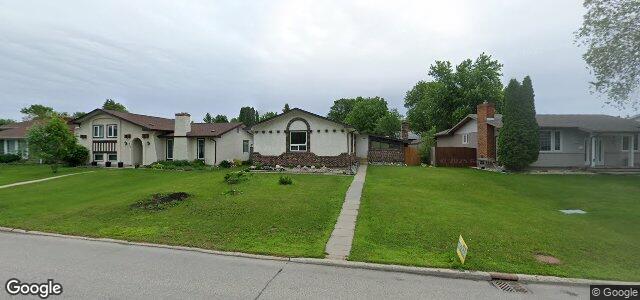 Photo of 887 Dale Boulevard in Winnipeg, Manitoba