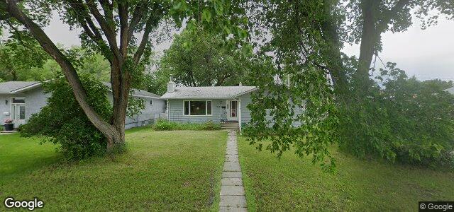 Photo of 242 Whitegates Crescent in Winnipeg, Manitoba