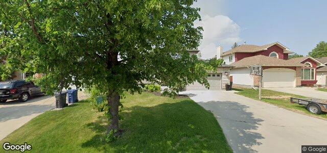 Photo of 10 Hillberry Bay in Winnipeg, Manitoba