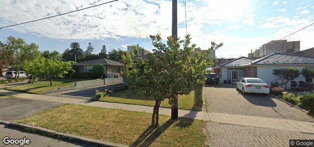 Larawan ng 16 Roseglen Crescent sa Winnipeg, Manitoba