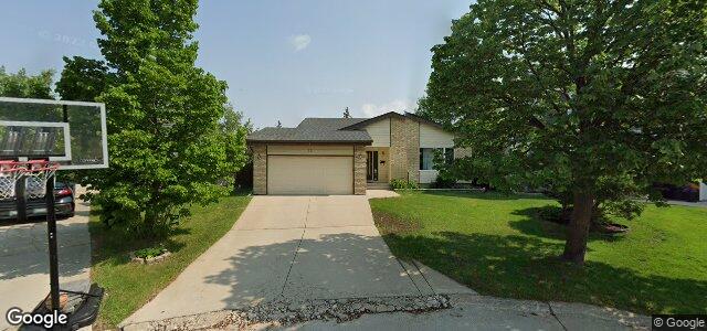 Larawan ng 32 Stonegate Close sa Winnipeg, Manitoba
