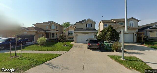 Photo of 704 Scurfield Boulevard in Winnipeg, Manitoba