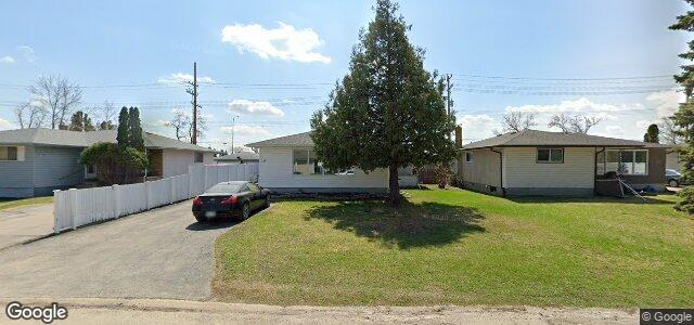 Photo of 125 Crestwood Crescent in Winnipeg, Manitoba