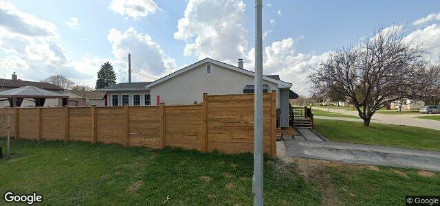 93 Lochmoor Avenue（加拿大曼尼托巴省温尼伯市）房屋照片